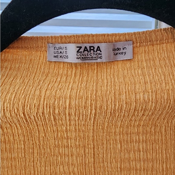 Yellow Cropped Blouse 🌻 - Picture 4 of 6